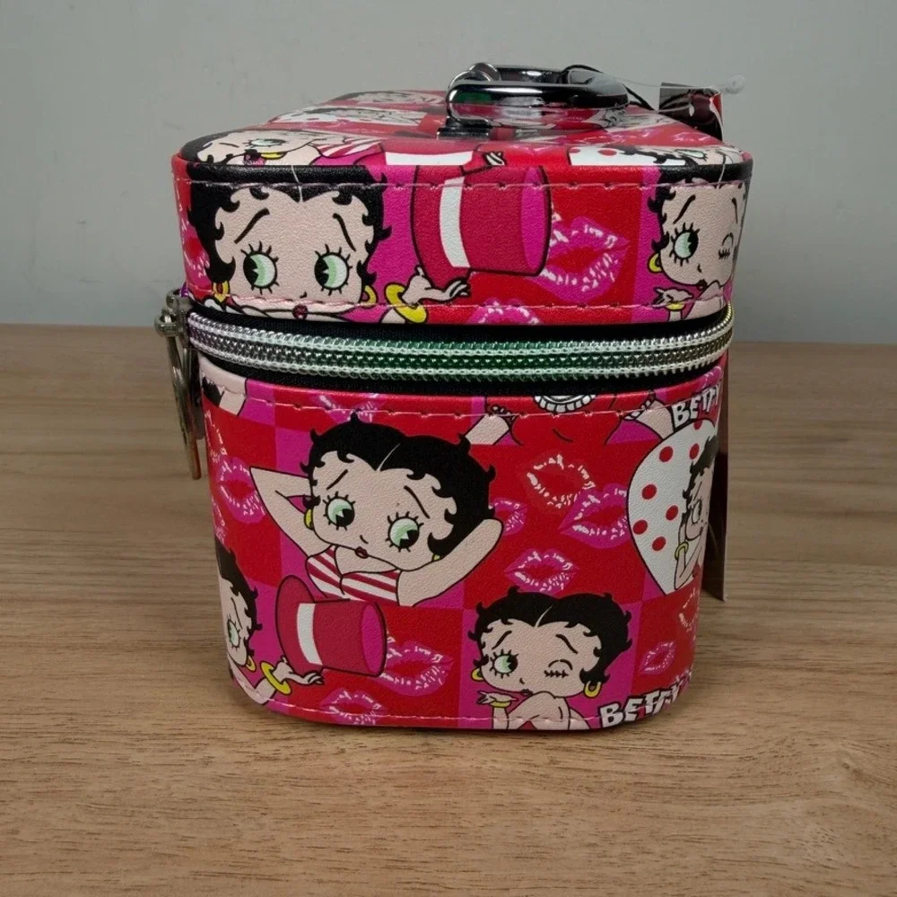 Betty Boop Makeup Bag Train Case Lips Hearts Red BP3817789AH Travel Vacation NEW